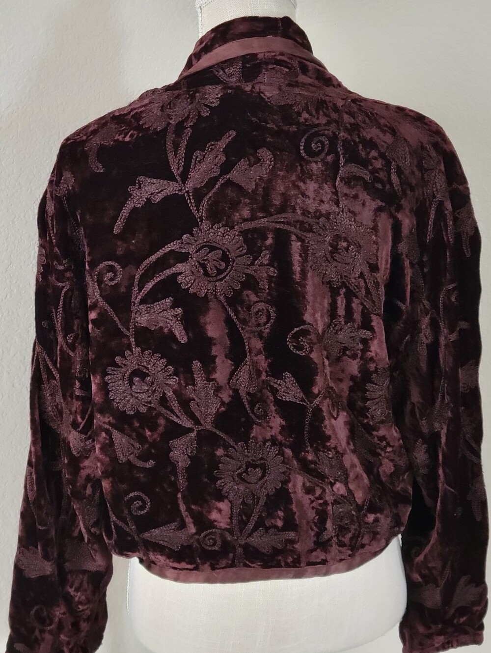 Vintage 90s Raaga Embroidered Velvet Bolero Jacket Chocolate Brown Free Size